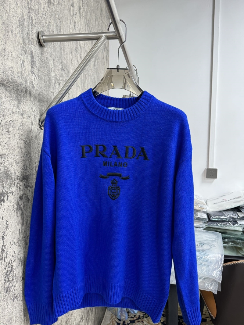Pra*a sweater